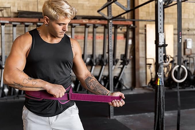 Top Pick – Harbinger Foam Core 4.5-Inch Weight Lifting and Workout Belt